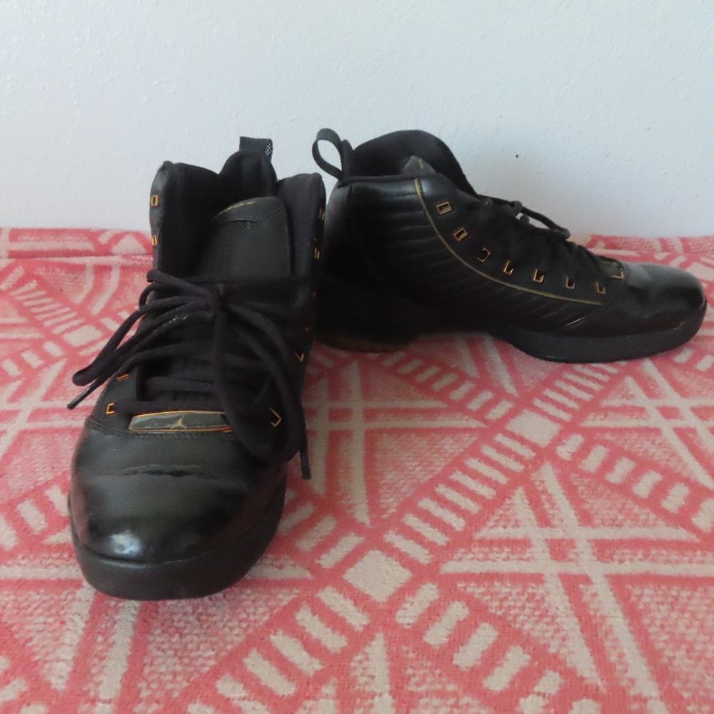 Size 10 - Air Jordan 19 OG SE Black Metallic Gold